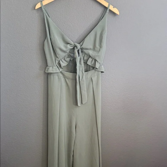 NWT L'ATISTE Sage Tie-Front Jumpsuit - Picture 2 of 9